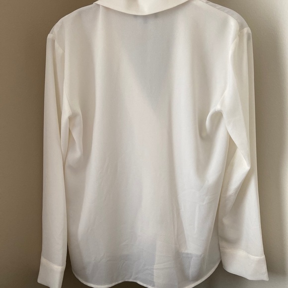 Ivory blouse - Picture 2 of 3